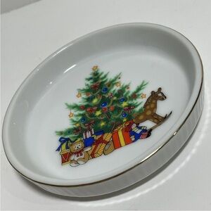 CHRISTMAS THEME TRINKET DISH WITH GOLD RIM